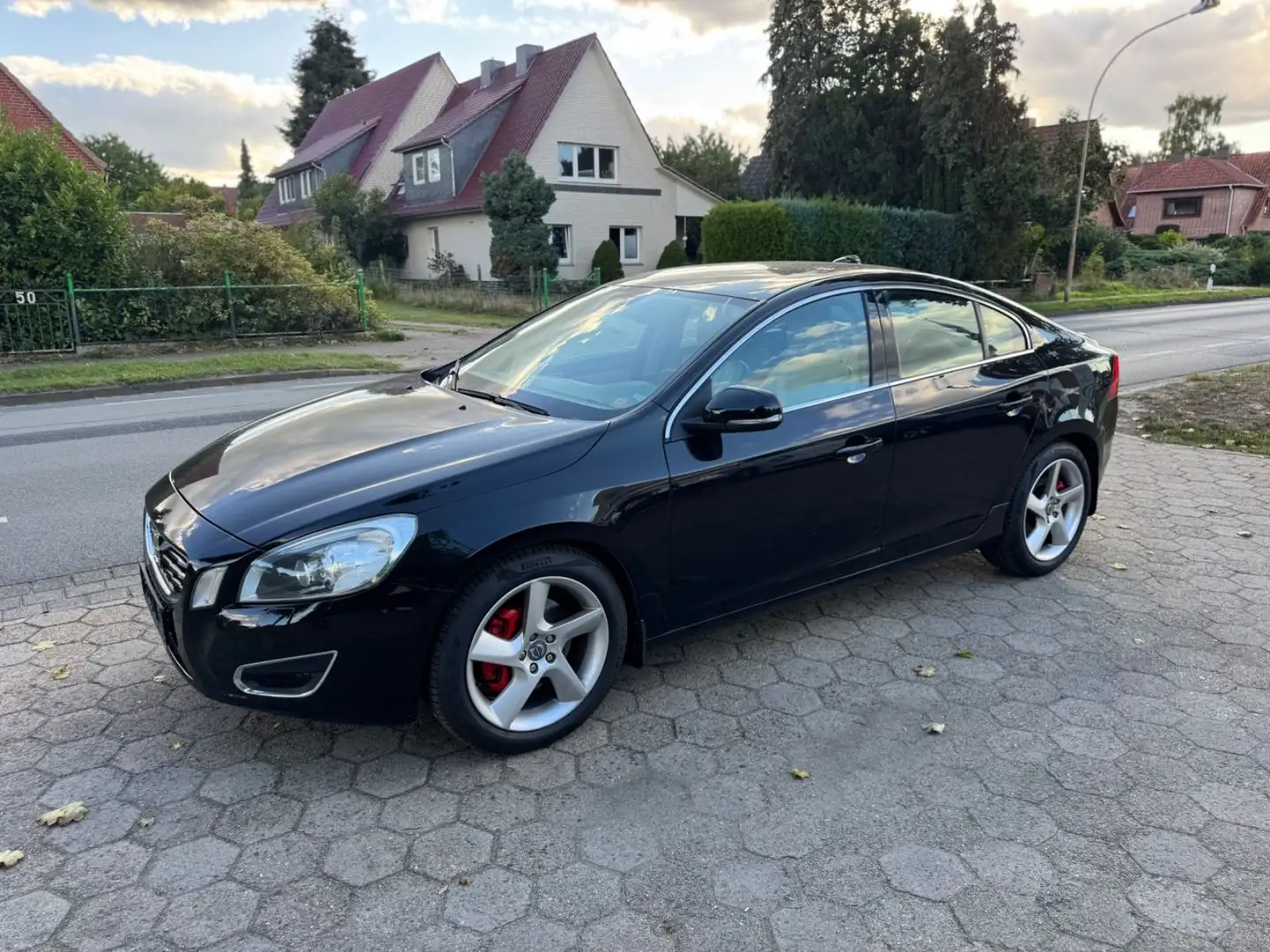 Volvo S60 T6 Lim. AWD  *guter Zustand* Schwarz - 1