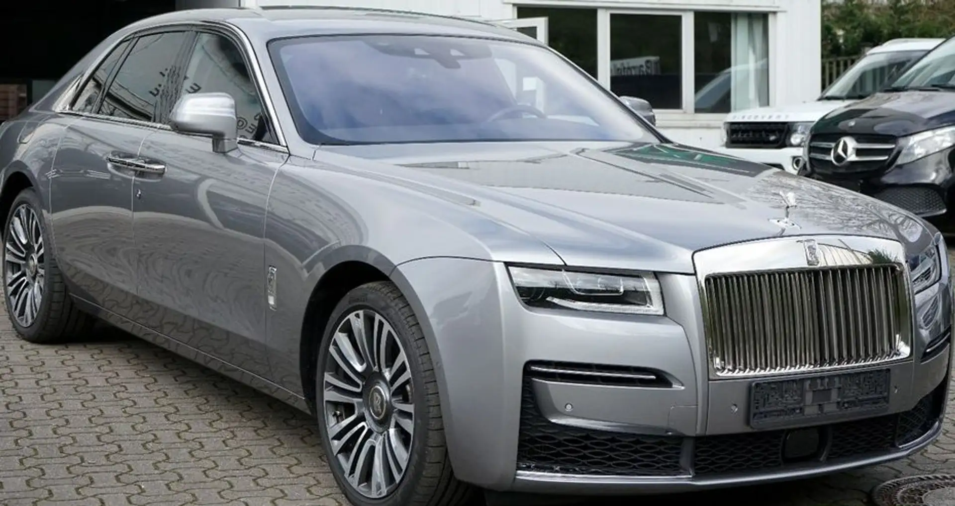 Rolls-Royce Ghost Black Badge Grigio - 1