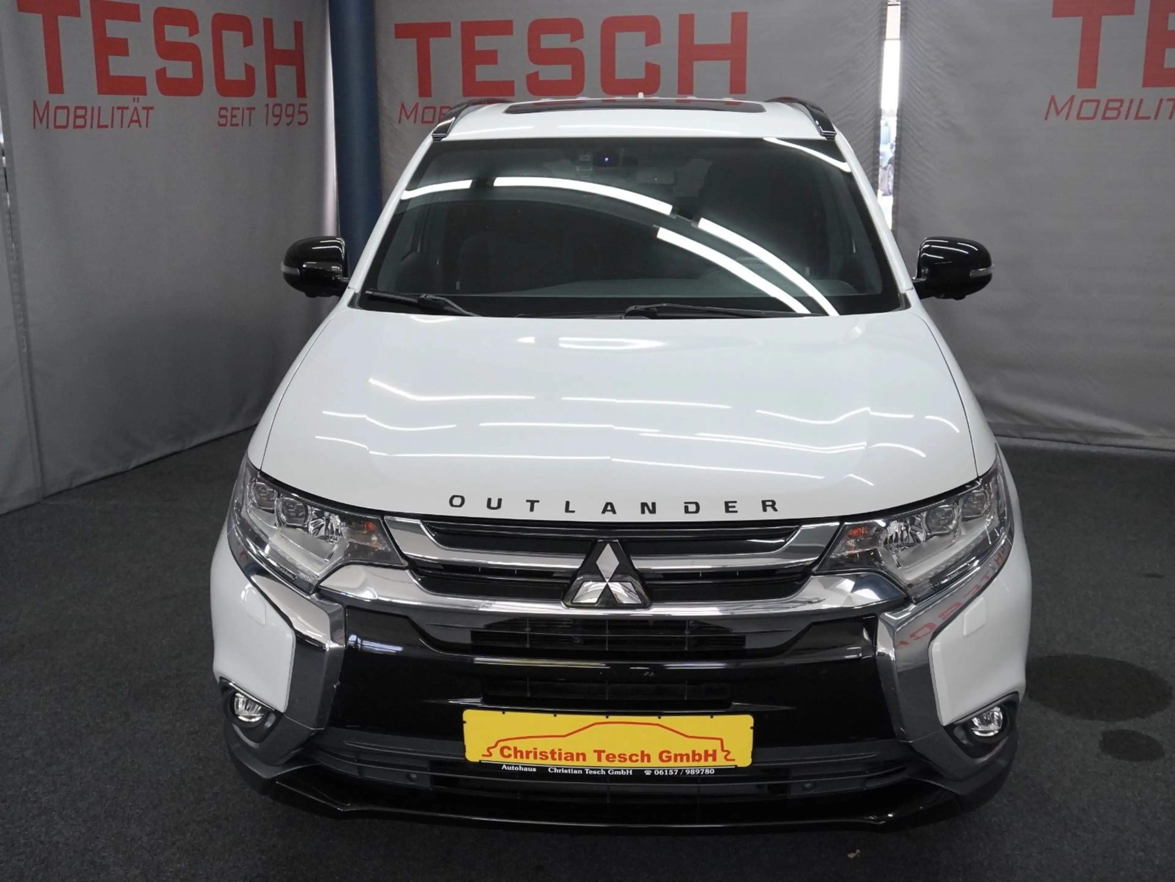 Mitsubishi Outlander 2.0 MIVEC Diamant+|7-SITZER | 1. HAND — photo 3