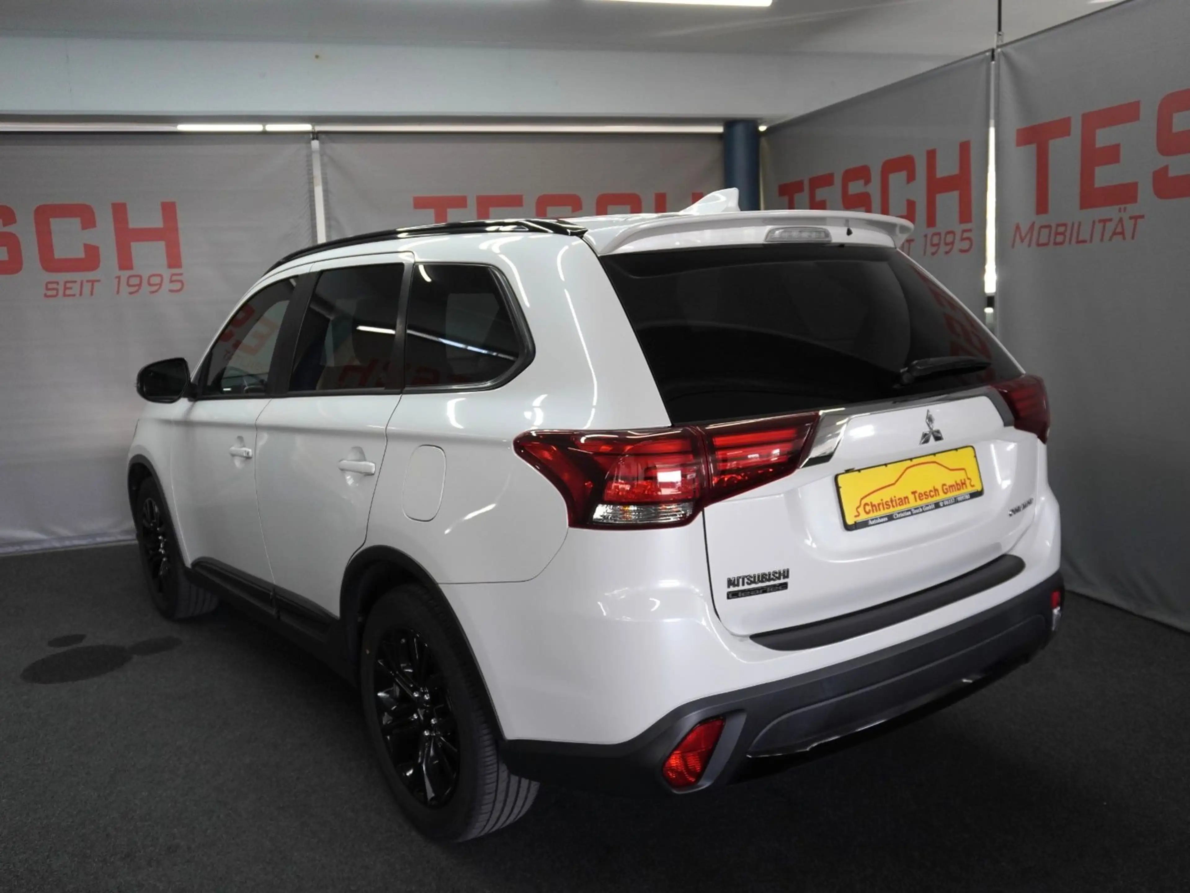 Mitsubishi Outlander 2.0 MIVEC Diamant+|7-SITZER | 1. HAND — photo 8