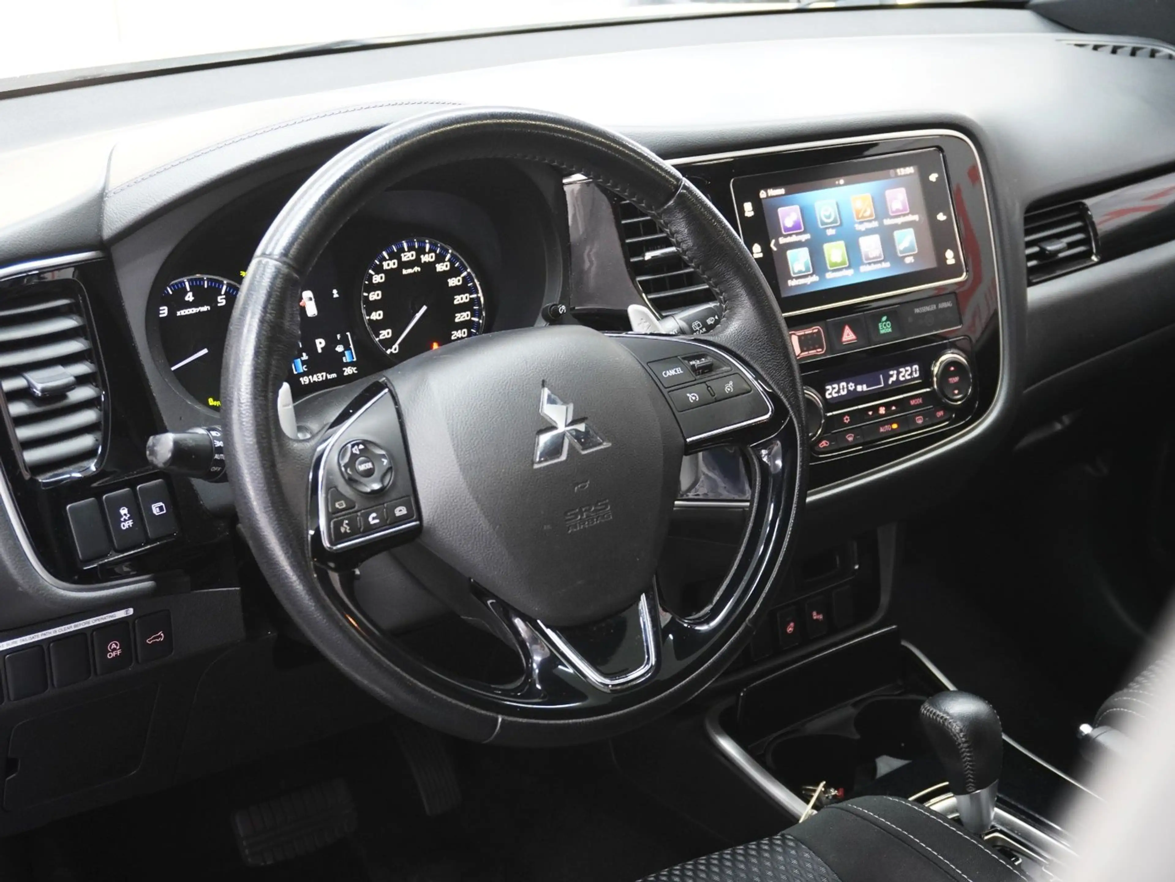 Mitsubishi Outlander 2.0 MIVEC Diamant+|7-SITZER | 1. HAND — photo 13