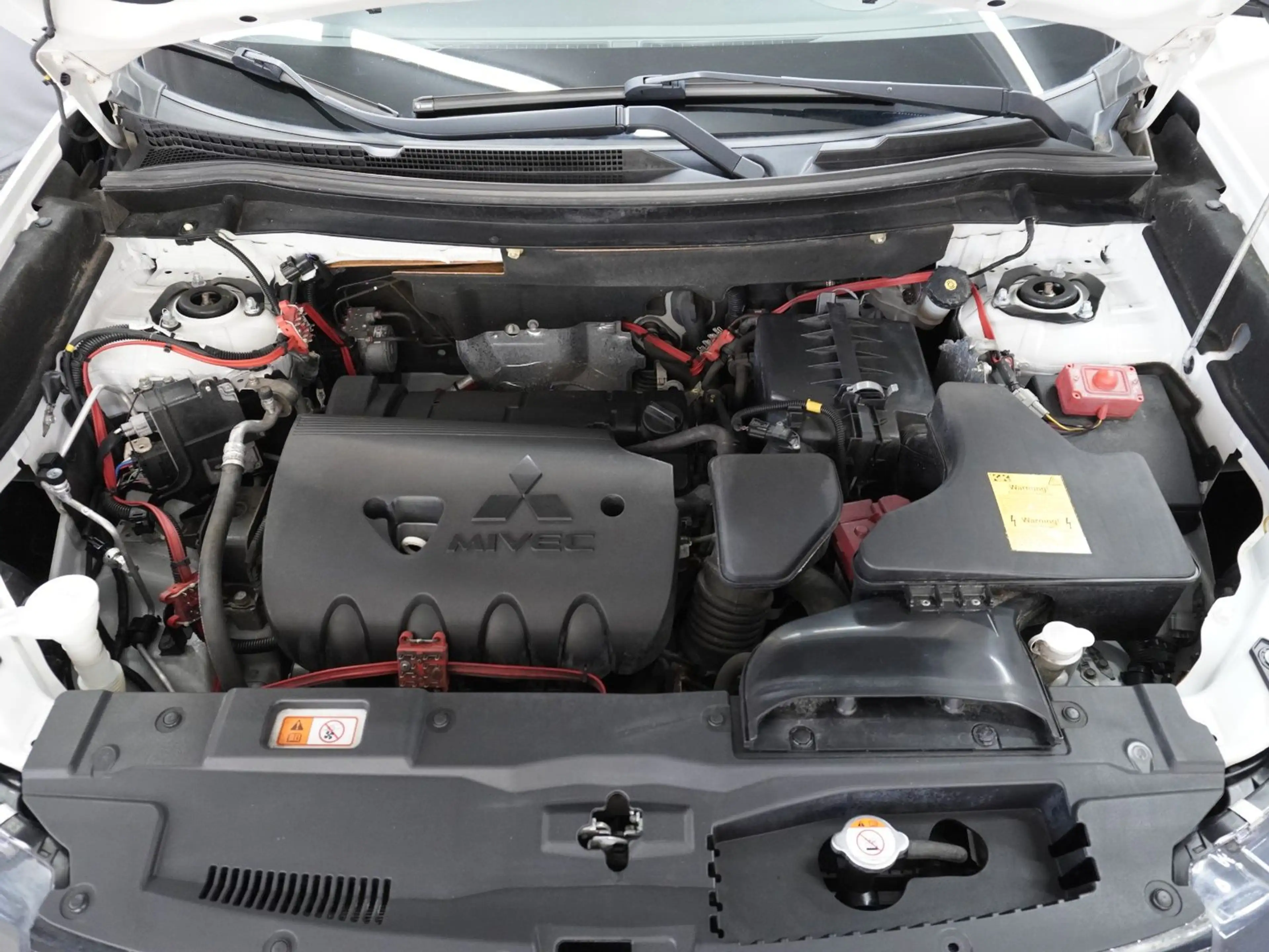 Mitsubishi Outlander 2.0 MIVEC Diamant+|7-SITZER | 1. HAND — photo 5