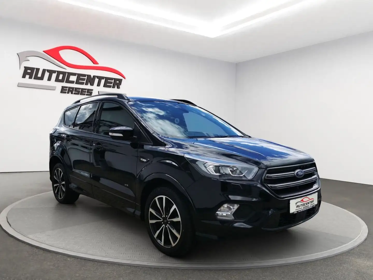 Ford Kuga ST-Line 4WD Titanium Navi SHZ Kamera ACC Schwarz - 1