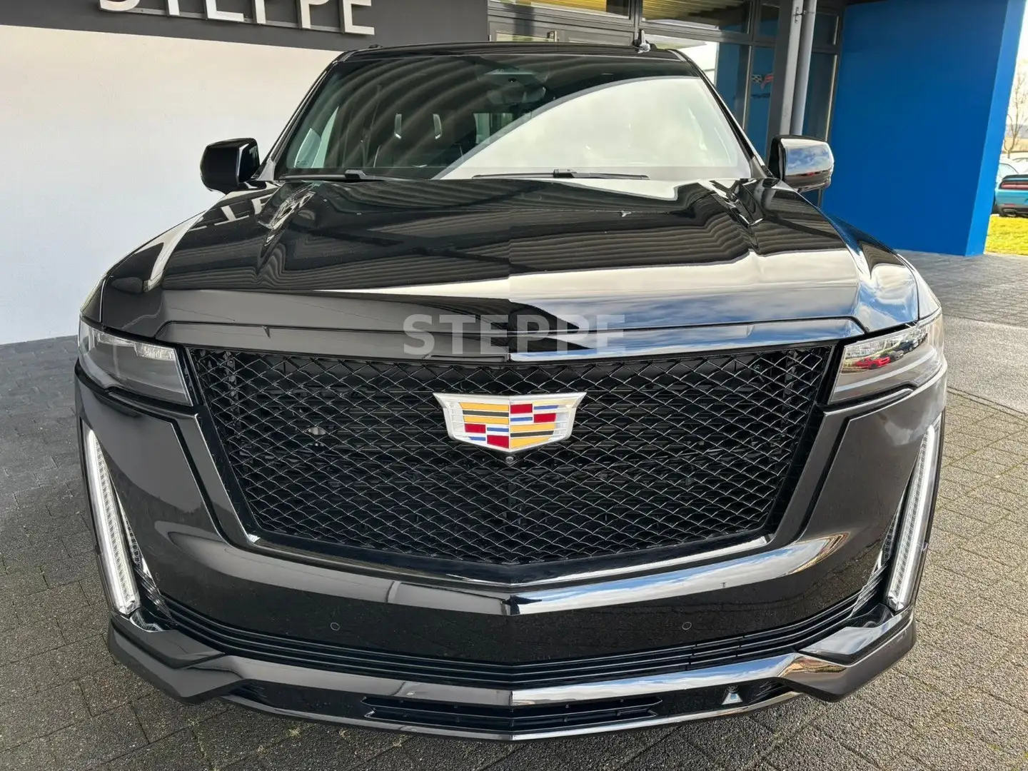 Cadillac Escalade 6.2 V8 Sport Platinum Luftfeder.EU-Navi Schwarz - 2