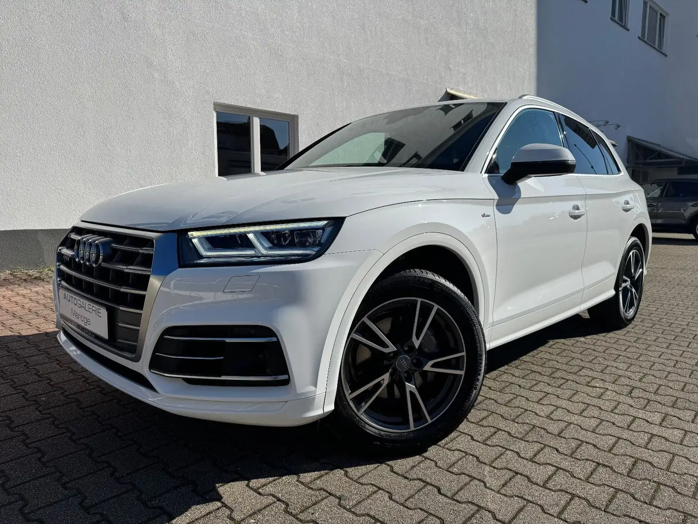 Audi Q5 35 TDI qu. S line AHK/ACC/STANDH./KAMERA Белый - 1