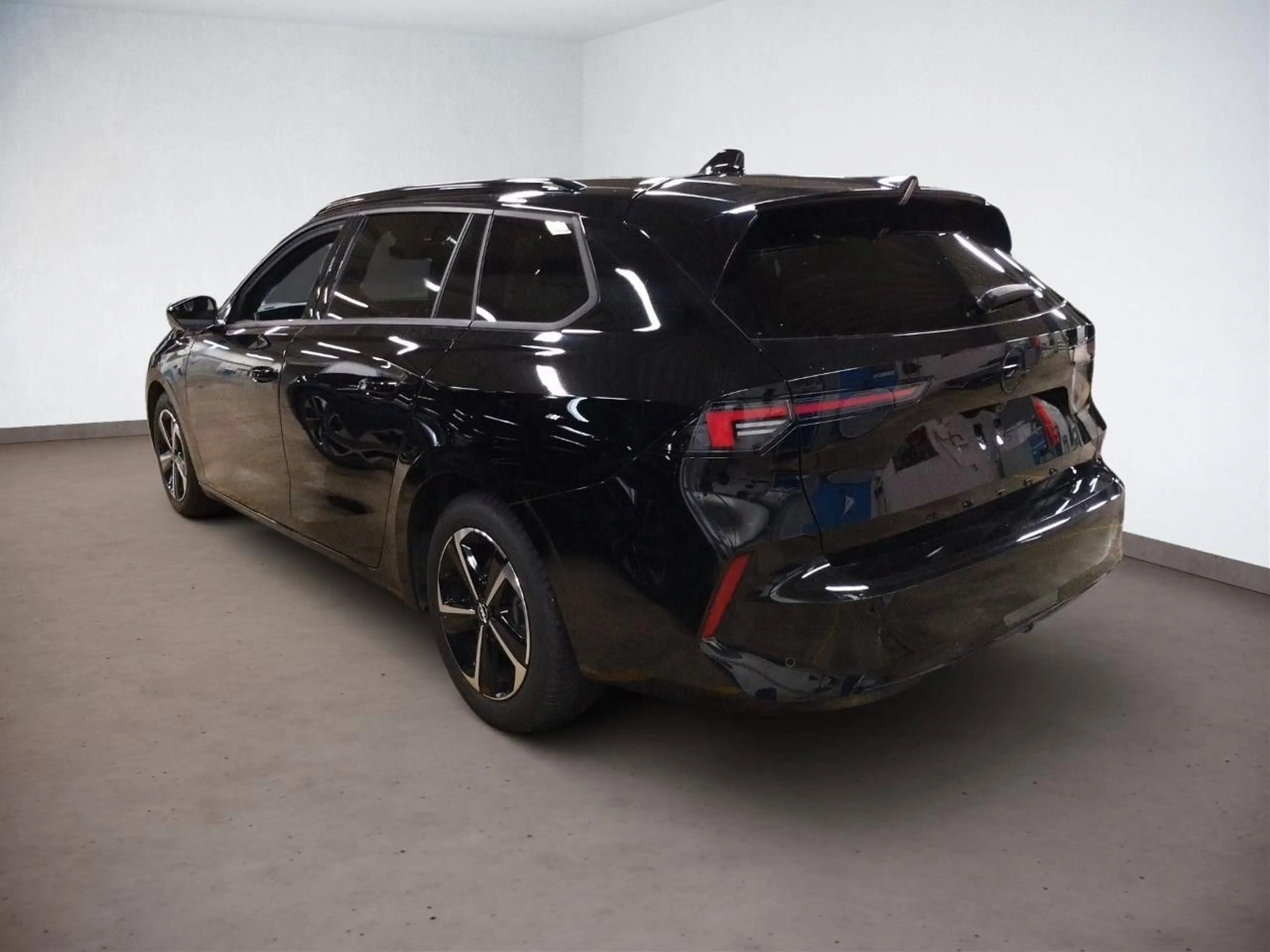 Opel Astra L Sports Tourer GS — photo 7