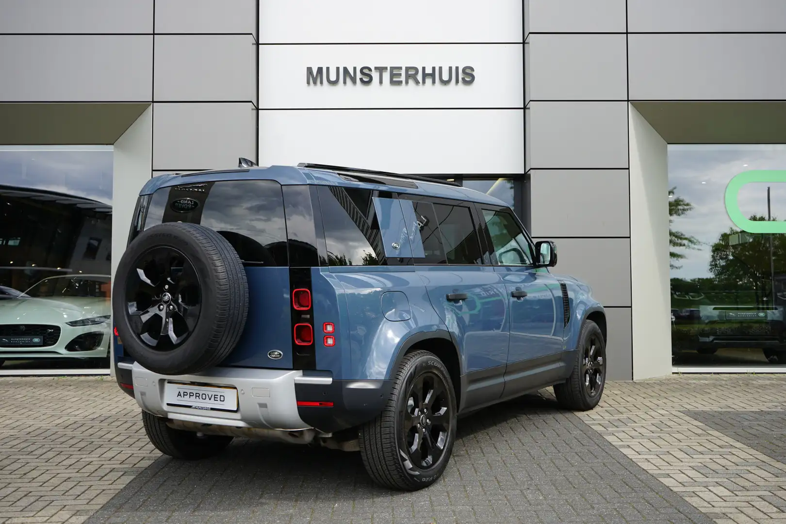 Land Rover Defender 2.0 P400e 110 X-Dynamic S - Luchtvering - Blauw - 2