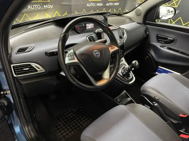 Lancia Ypsilon view 7
