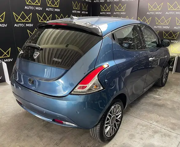 Lancia Ypsilon view 4
