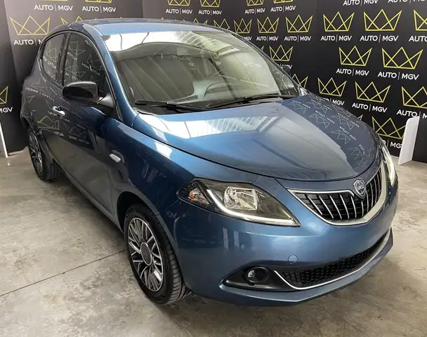Lancia Ypsilon view 3