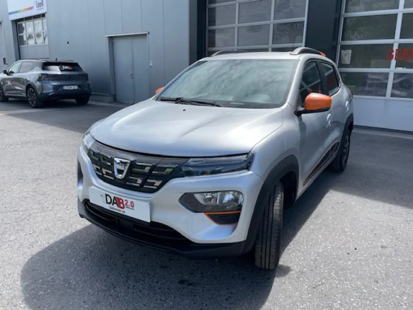 Dacia Spring Confort Plus Grijs - 1