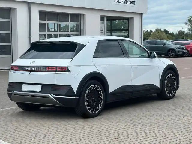 Hyundai Ioniq 5 view 8