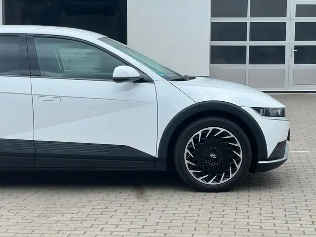 Hyundai Ioniq 5 view 10
