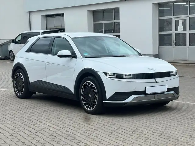 Hyundai Ioniq 5 view 11