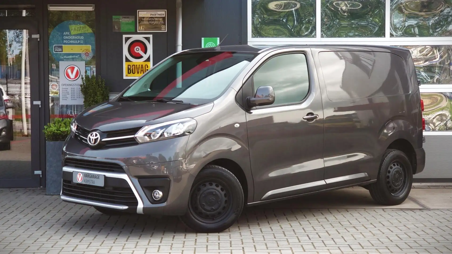 Toyota Proace Compact 2.0 D-4D NAP DAB+/Navi/ACP+AA/Trekh. Grijs - 2
