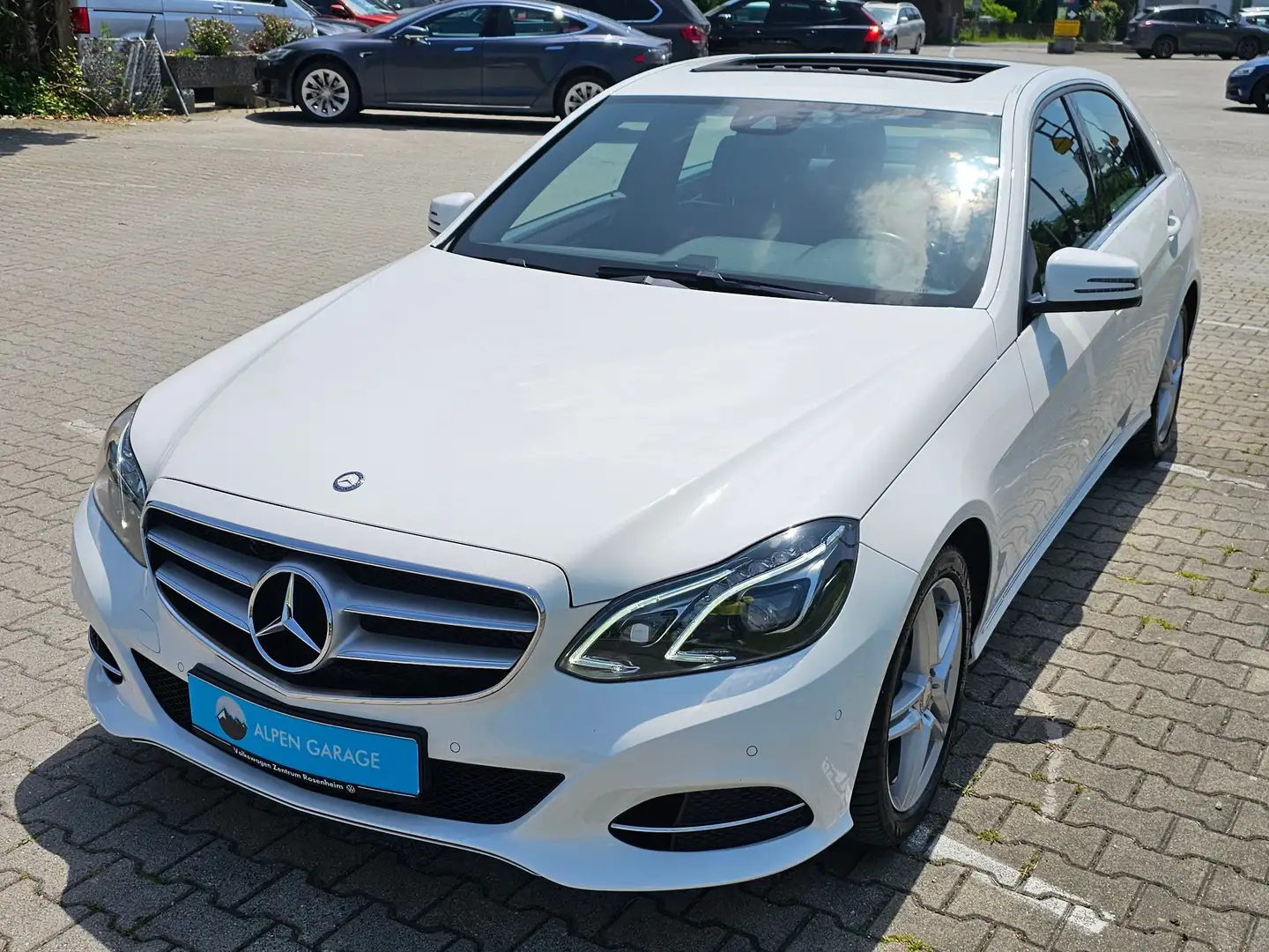 Mercedes-Benz E 200 E200*CGI*Limo*7G*Avantgarde*SHD*SHZ*NAVI*LED*Tempo Weiß - 1