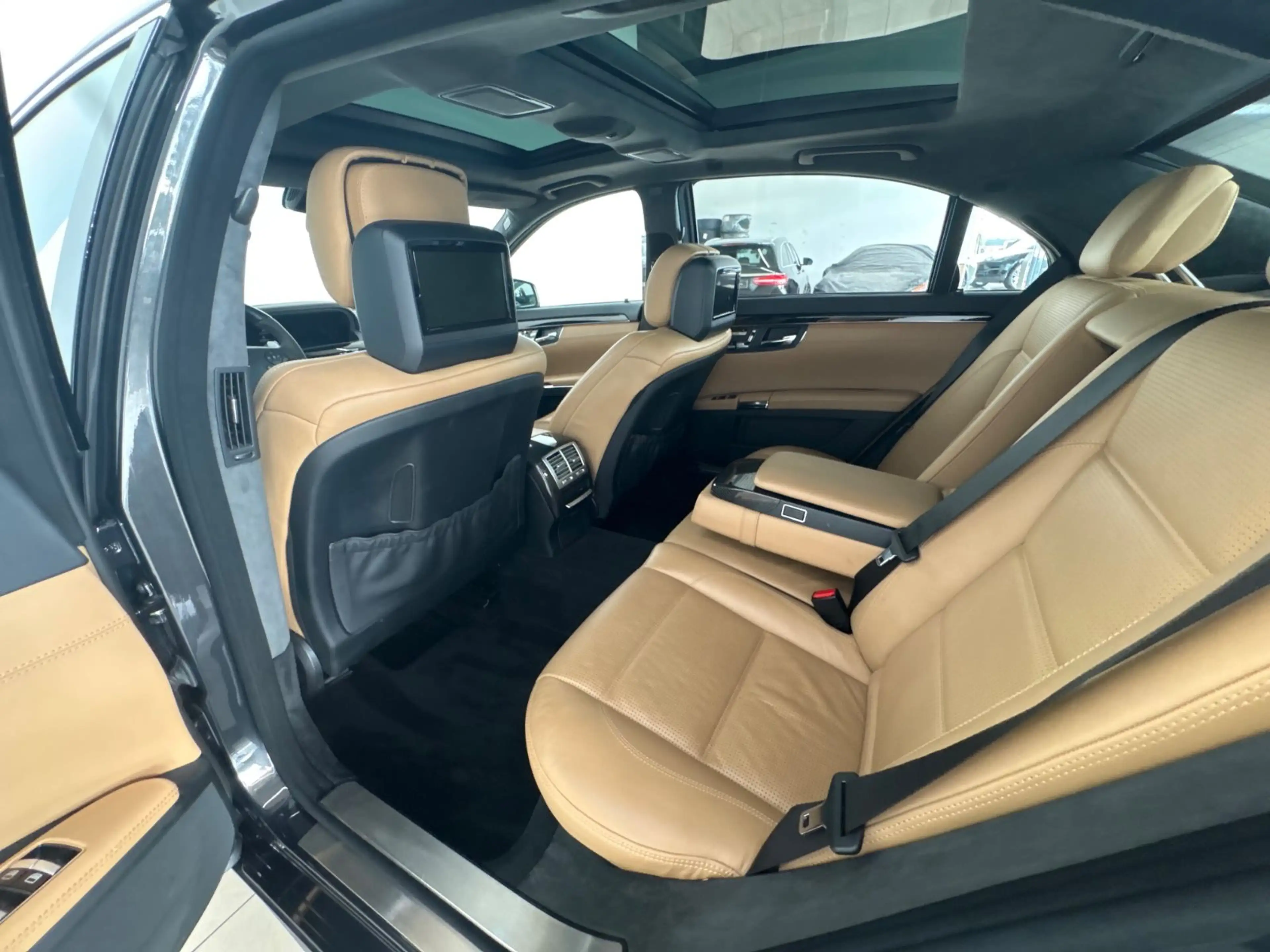 Mercedes-Benz S 63 AMG L Limousine PANO FondEntertainme Carbon — photo 13