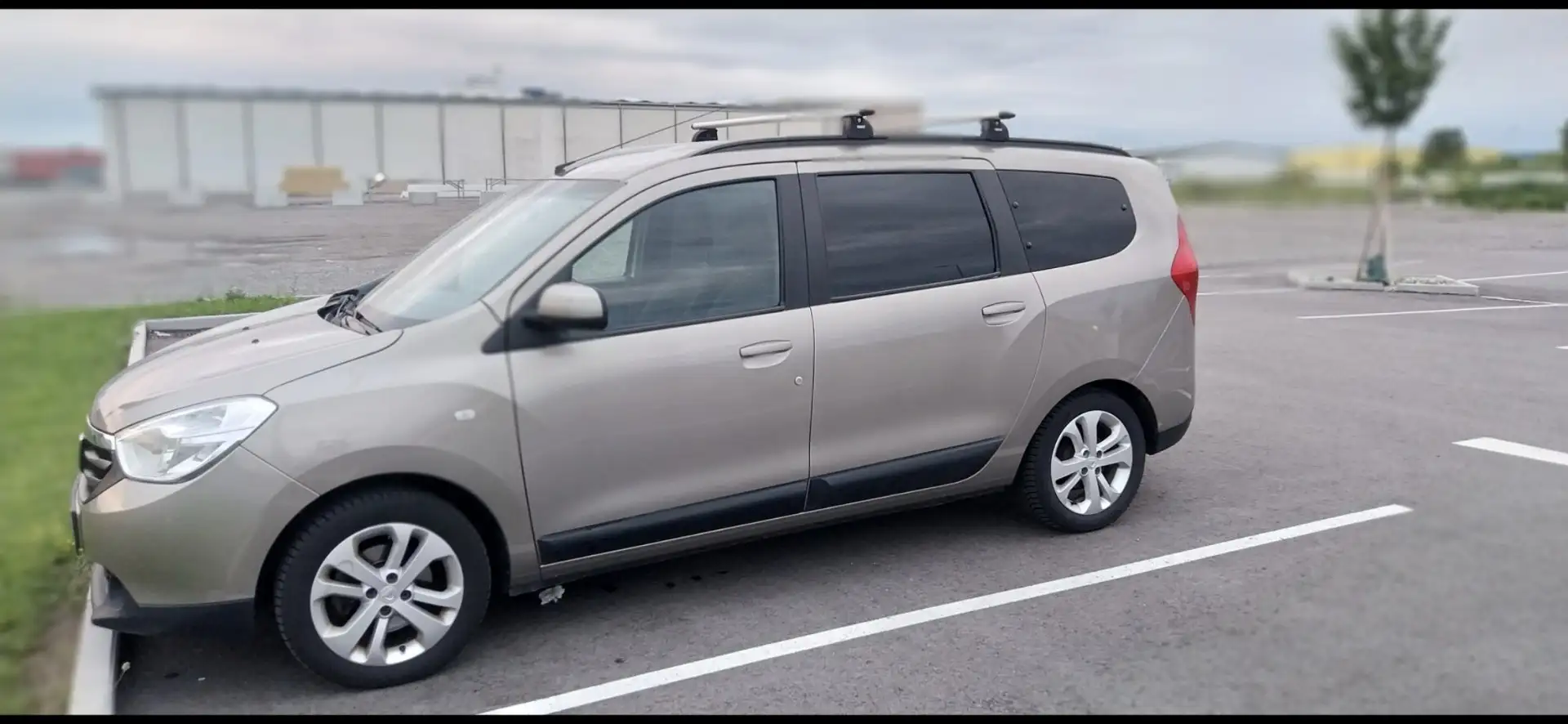 Dacia Lodgy Lauréate TCe 115 - 1