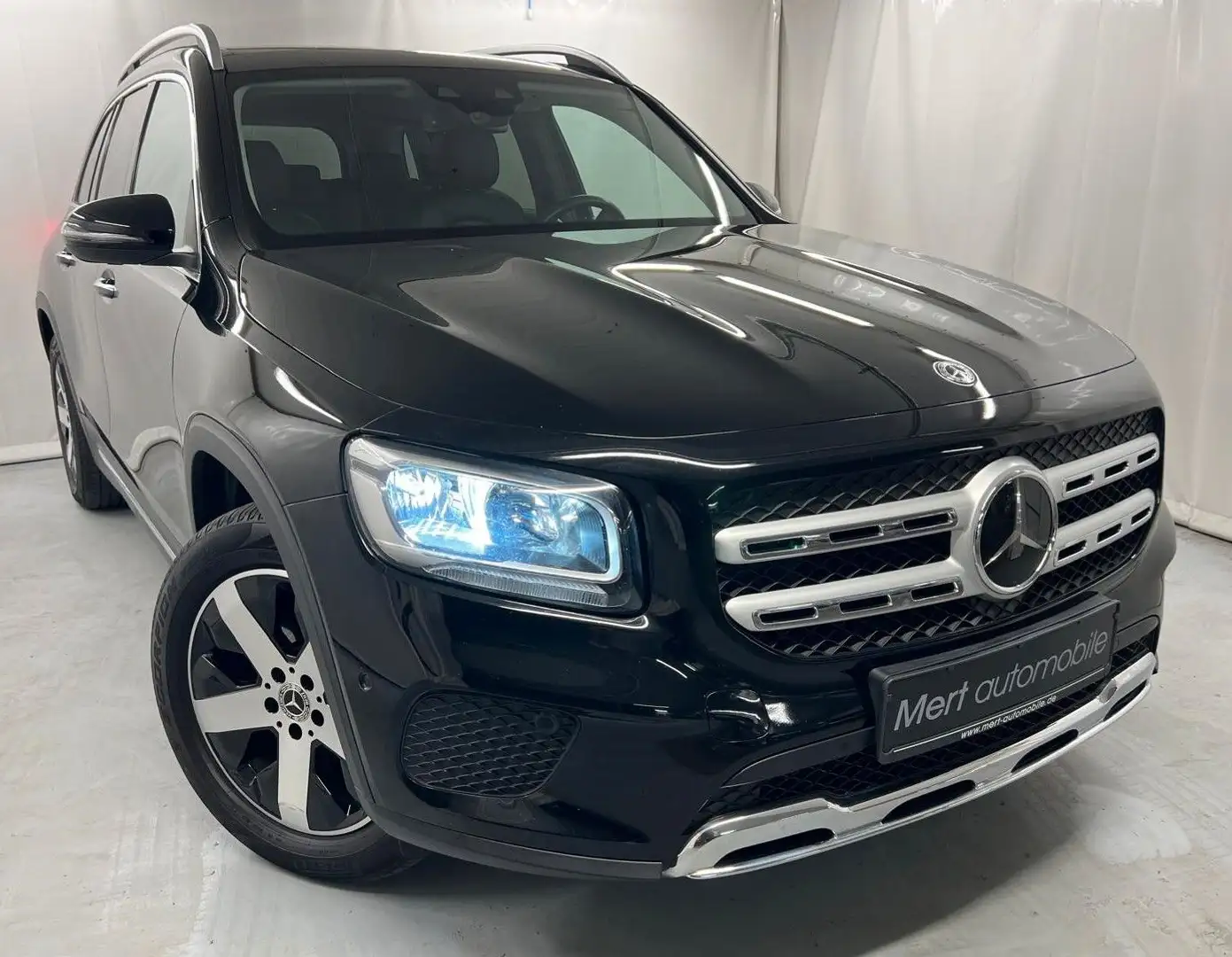 Mercedes-Benz GLB 220 d*4M*7-SITZER*DIST*PANO*TOTW*HUD*AHK*WIDE Noir - 1