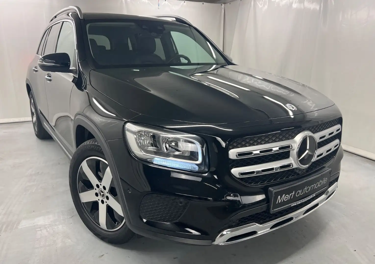 Mercedes-Benz GLB 220 d*4M*7-SITZER*DIST*PANO*TOTW*HUD*AHK*WIDE Noir - 1