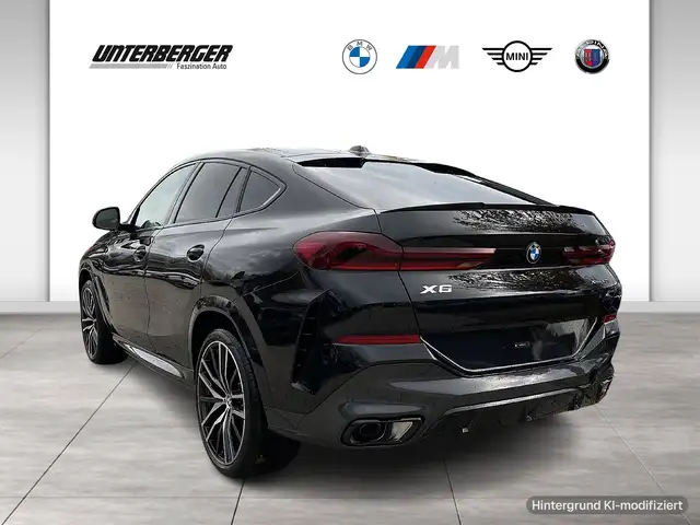 BMW X6 view 4