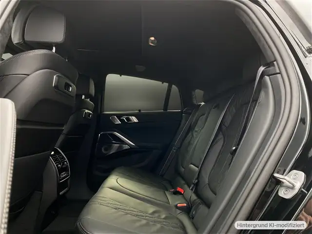 BMW X6 view 11