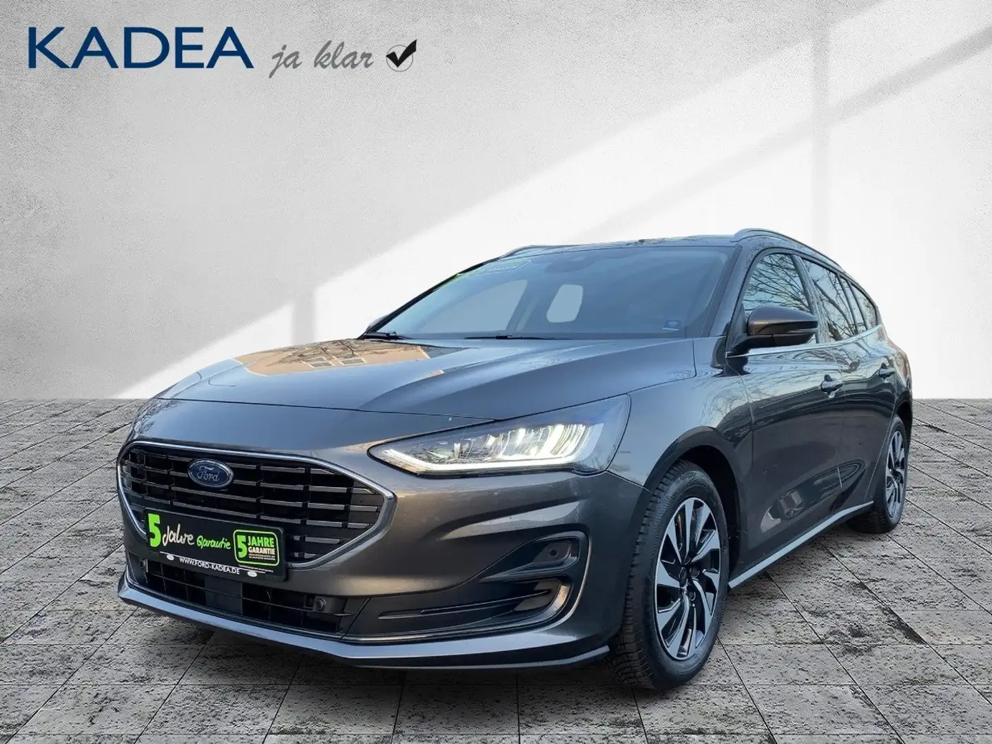 Ford Focus Turnier 1.5 EcoBlue Titanium Edition ACC Grau - 2