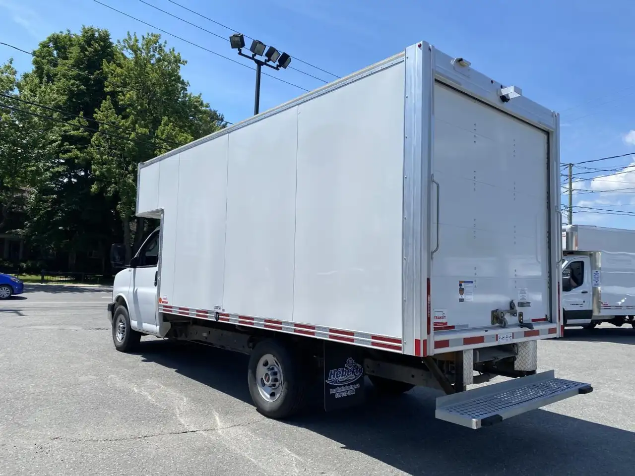 GMC Savana 3500 photo GMC Savana 3500