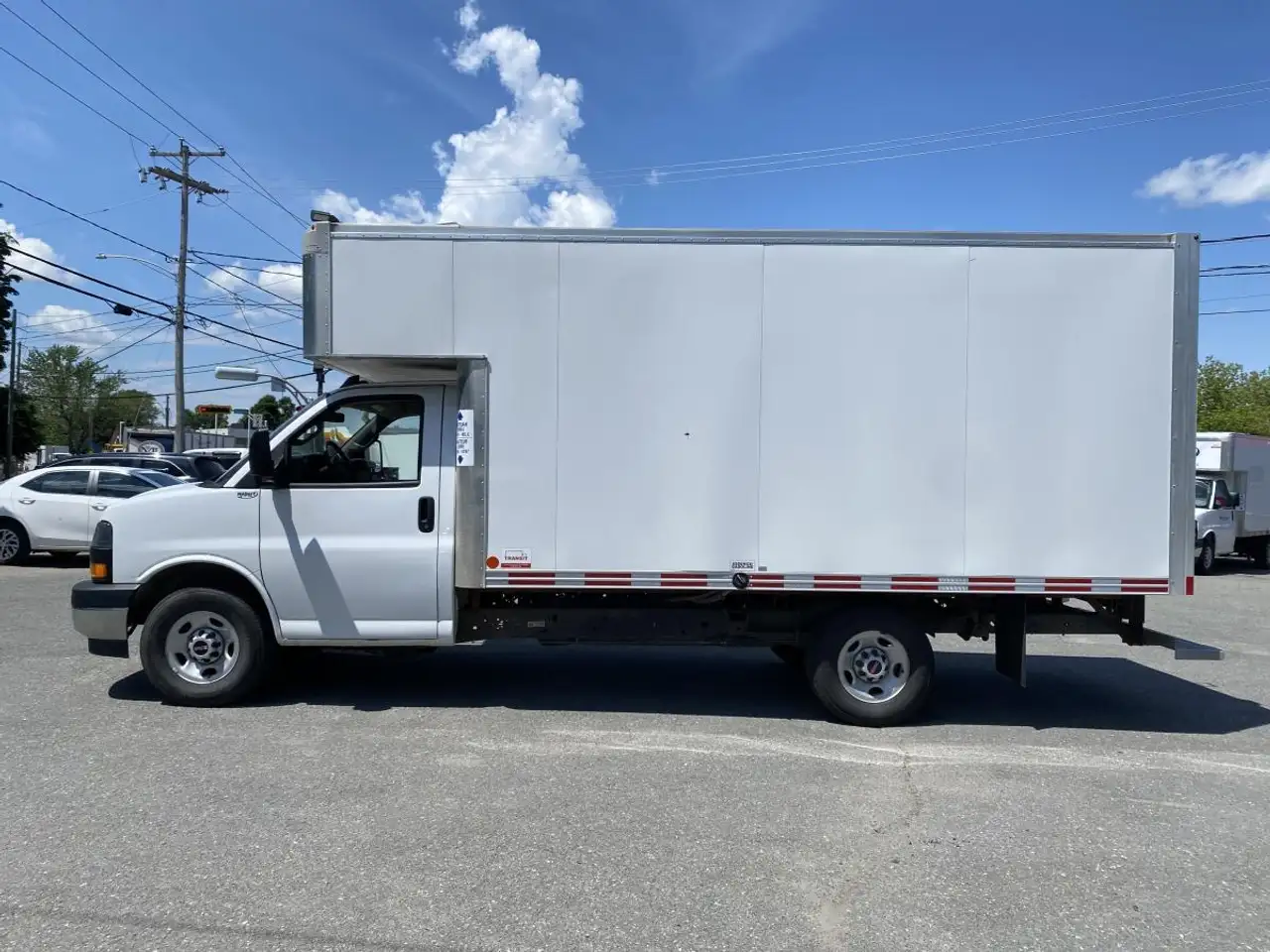 GMC Savana 3500 photo GMC Savana 3500