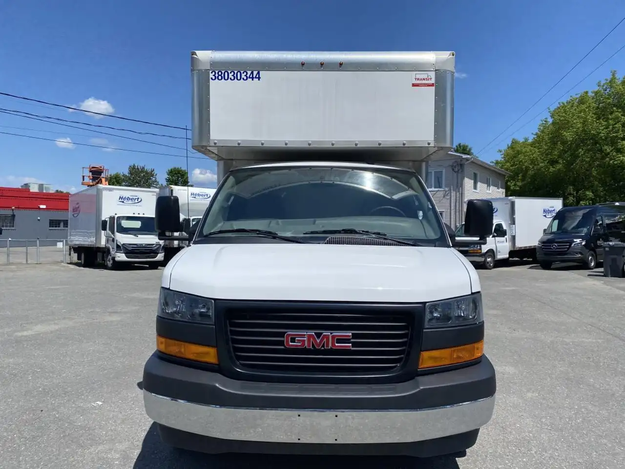 GMC Savana 3500 photo GMC Savana 3500