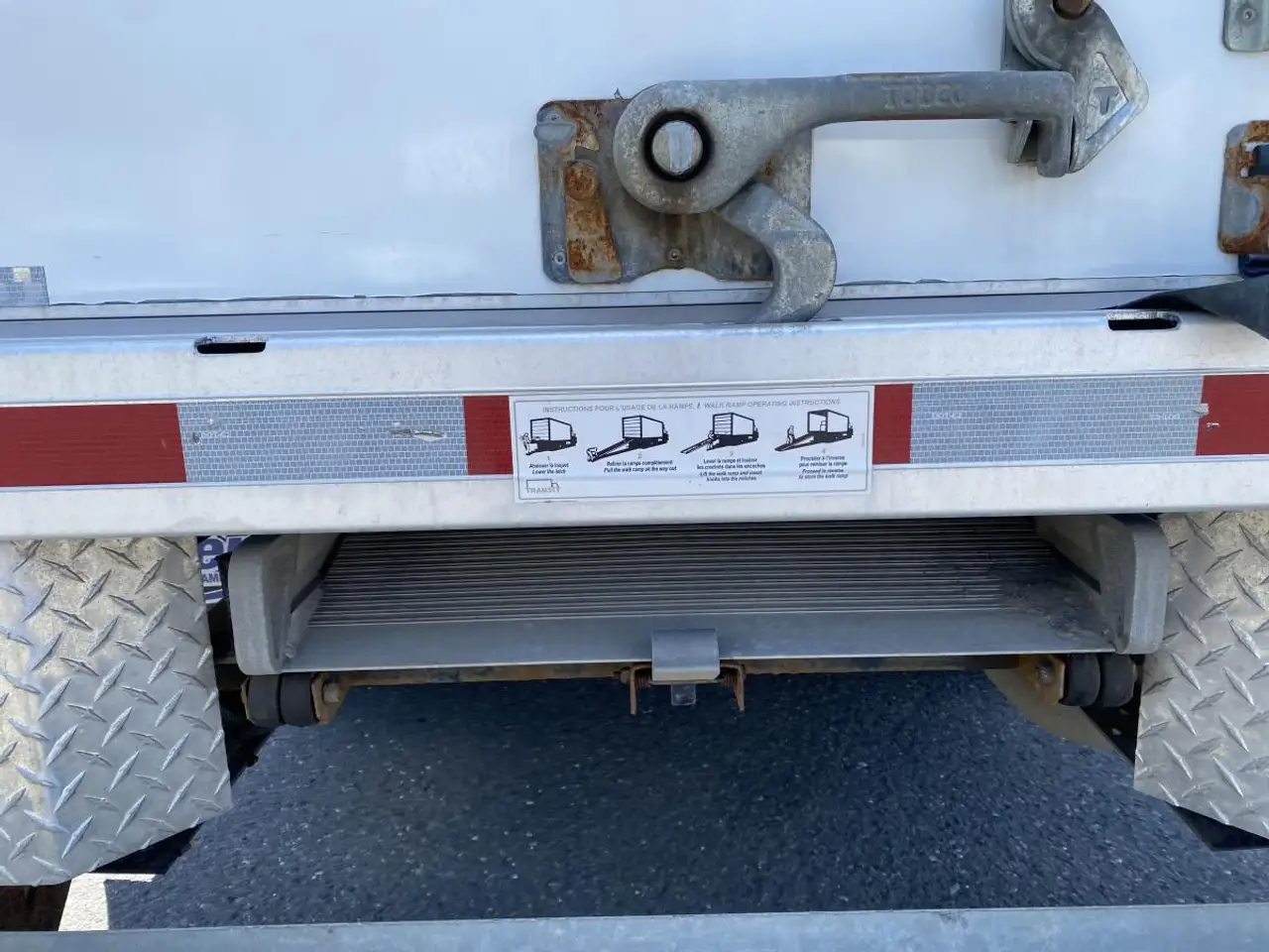 GMC Savana 3500 photo GMC Savana 3500