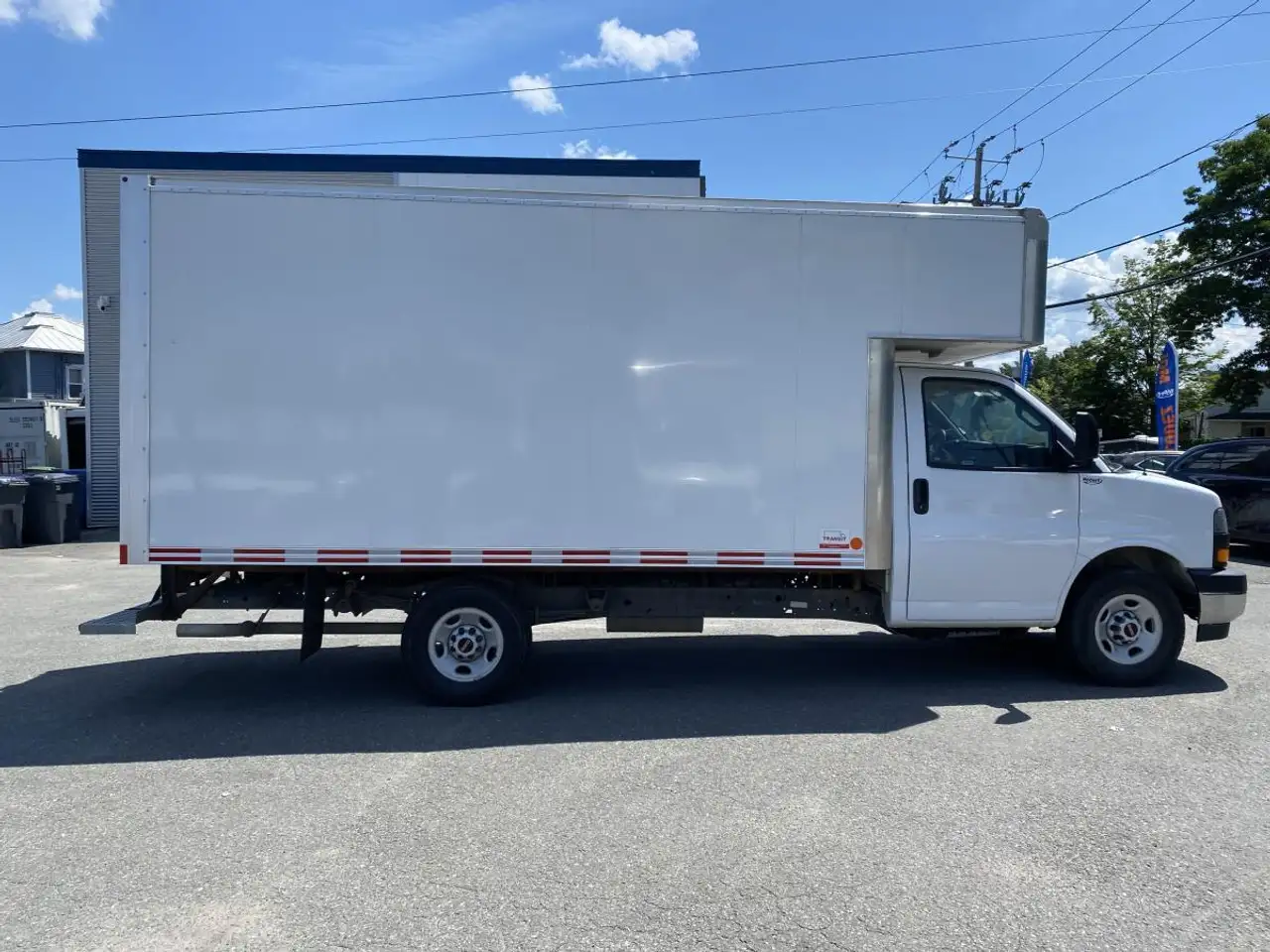 GMC Savana 3500 photo GMC Savana 3500