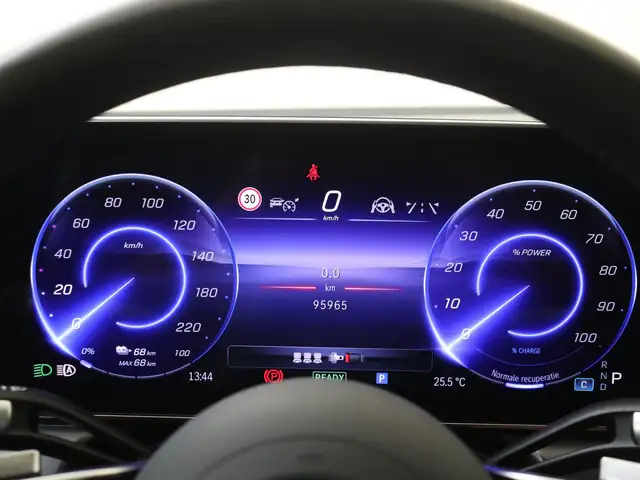 Mercedes-Benz Eqs view 11