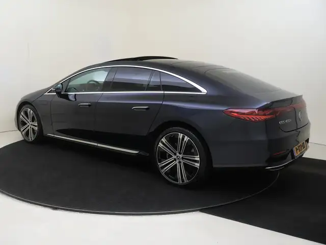 Mercedes-Benz Eqs view 3