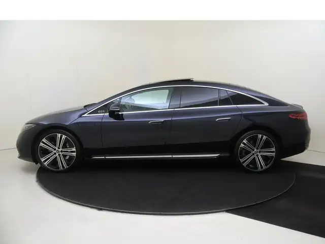 Mercedes-Benz Eqs view 8