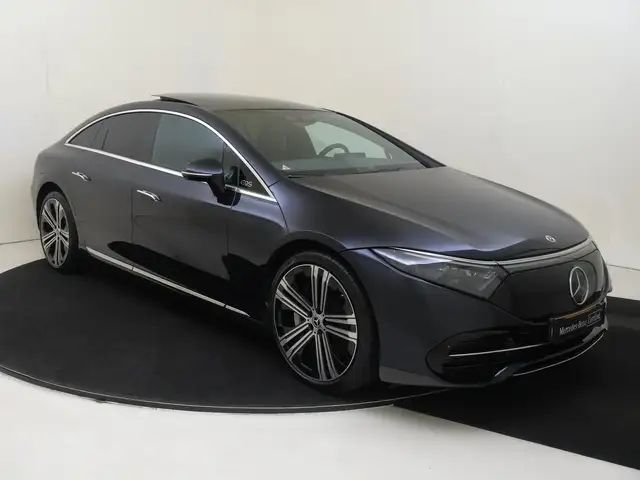 Mercedes-Benz Eqs view 2