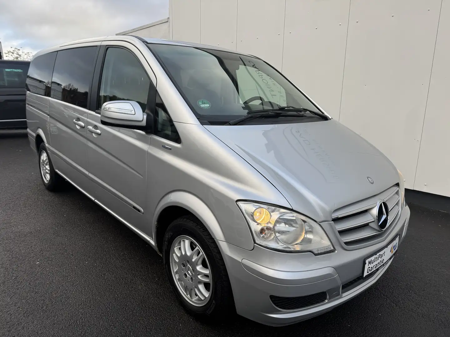 Mercedes-Benz Viano 2.2 CDI Trend lang (639.813) Grau - 2
