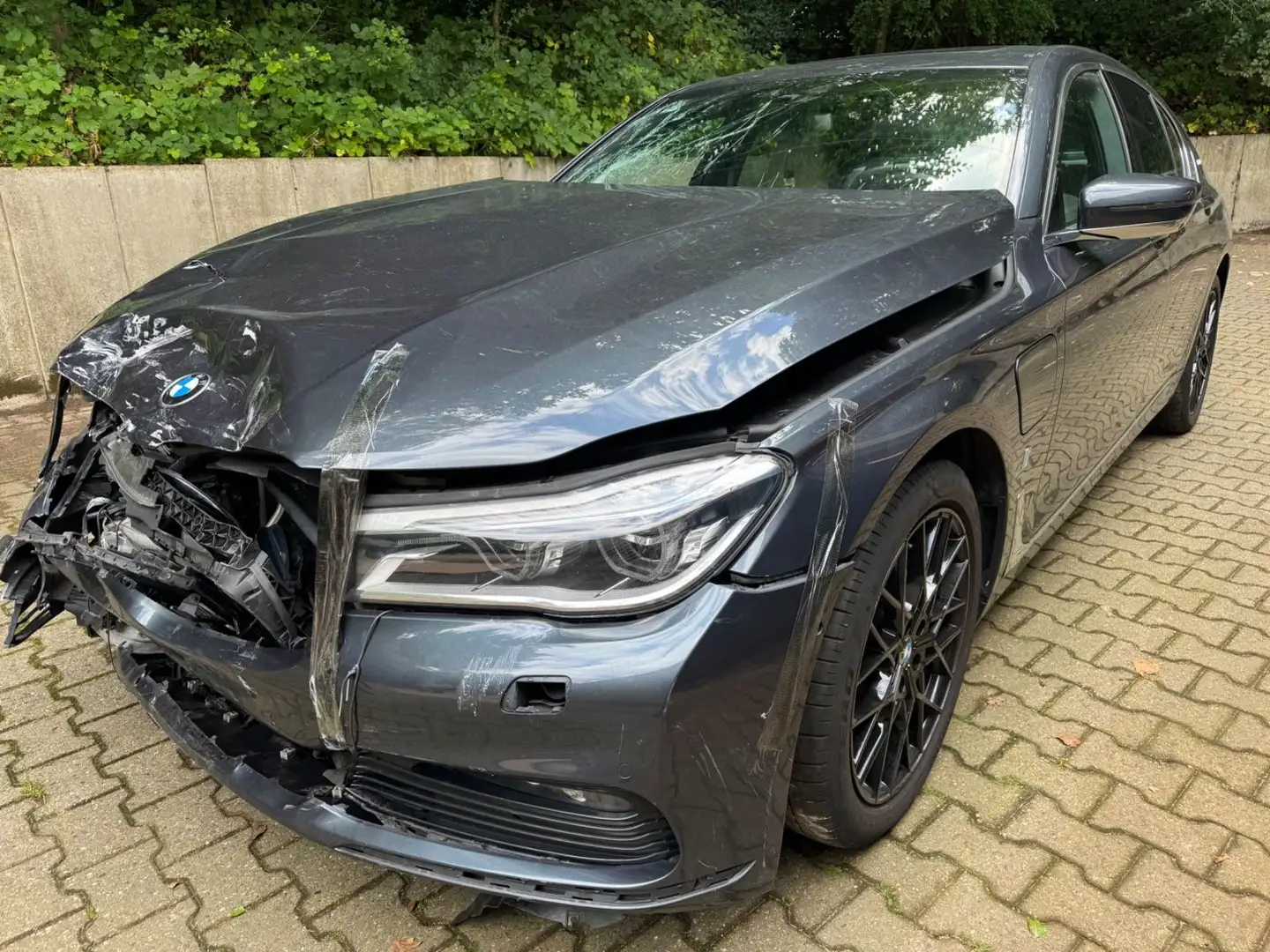BMW 740 e //SHD//Leder//Memory Sitze// Gris - 1