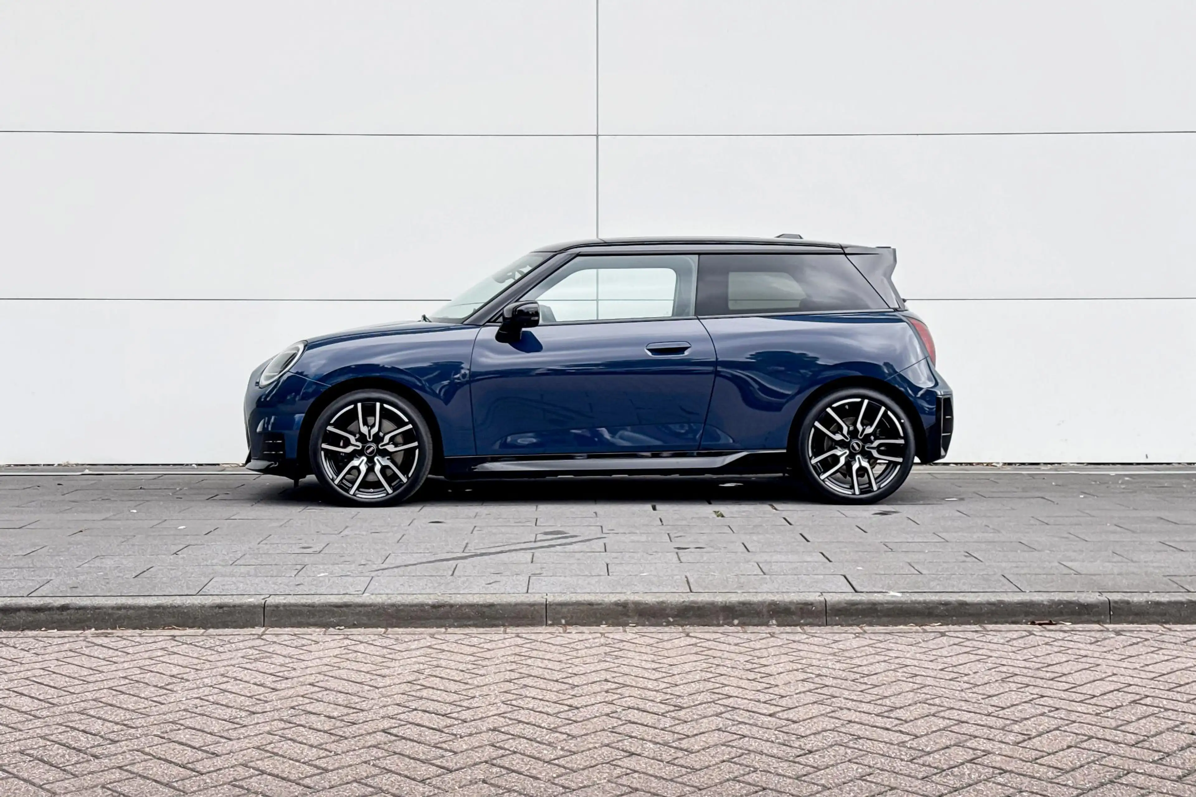 MINI John Cooper Works E 3-Deurs Cooper L 40.7 kWh — photo 2