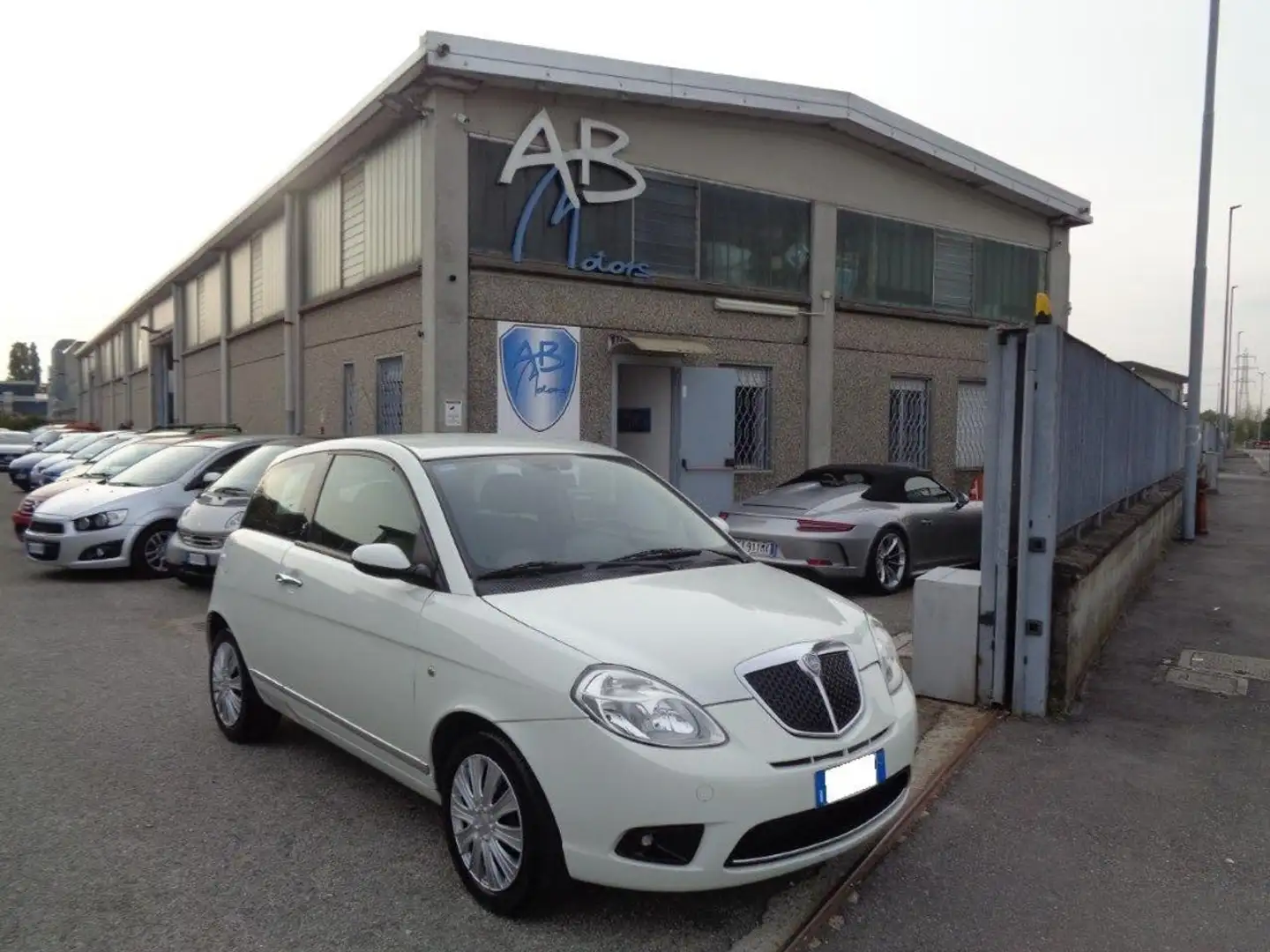 Lancia Ypsilon 1.2 *OK NEOPATENTATI* *FINANZIABILE* Weiß - 1