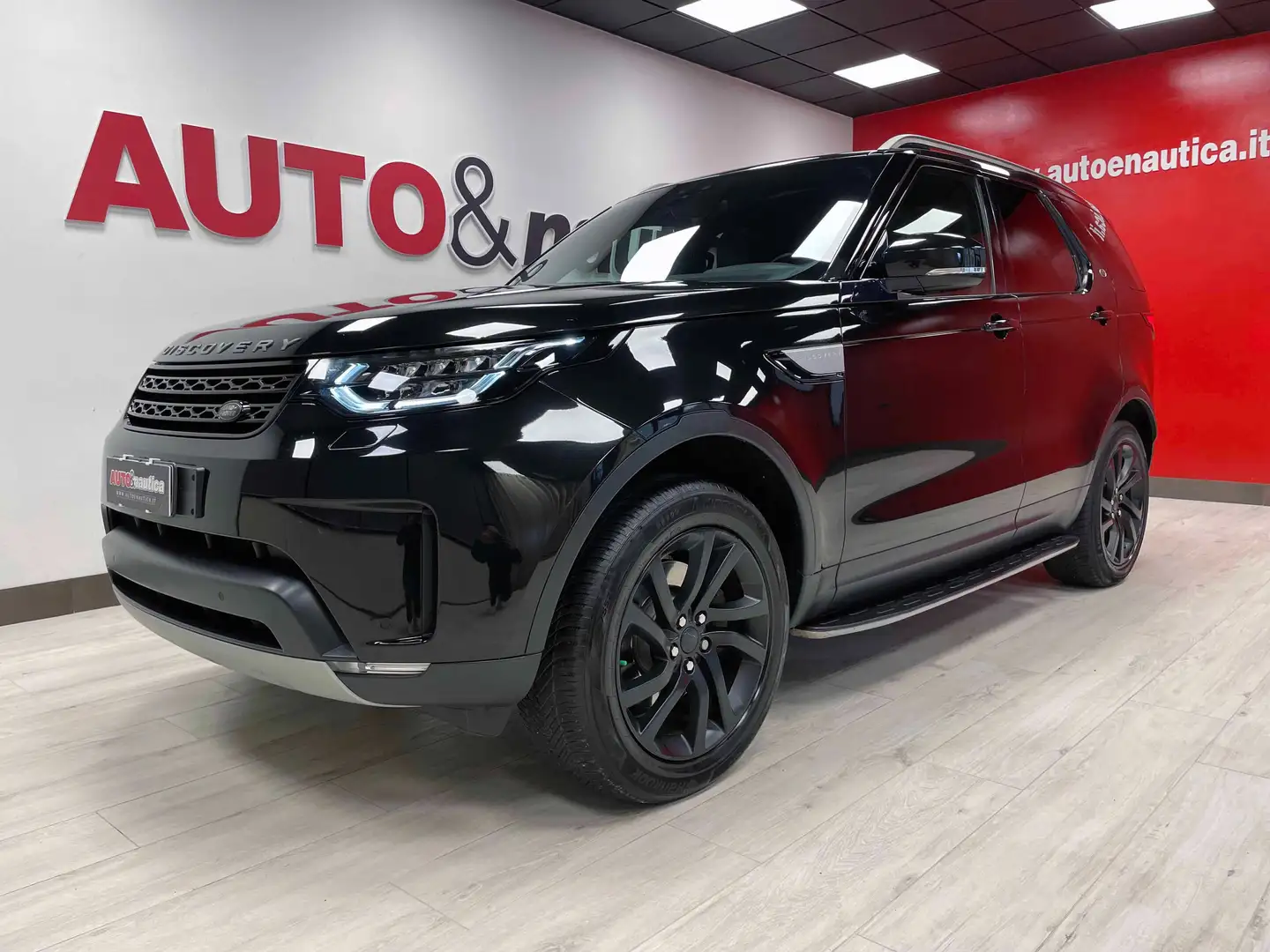 Land Rover Discovery 2.0 SD4 HSE 240CV 7 POSTI AUTO Noir - 1