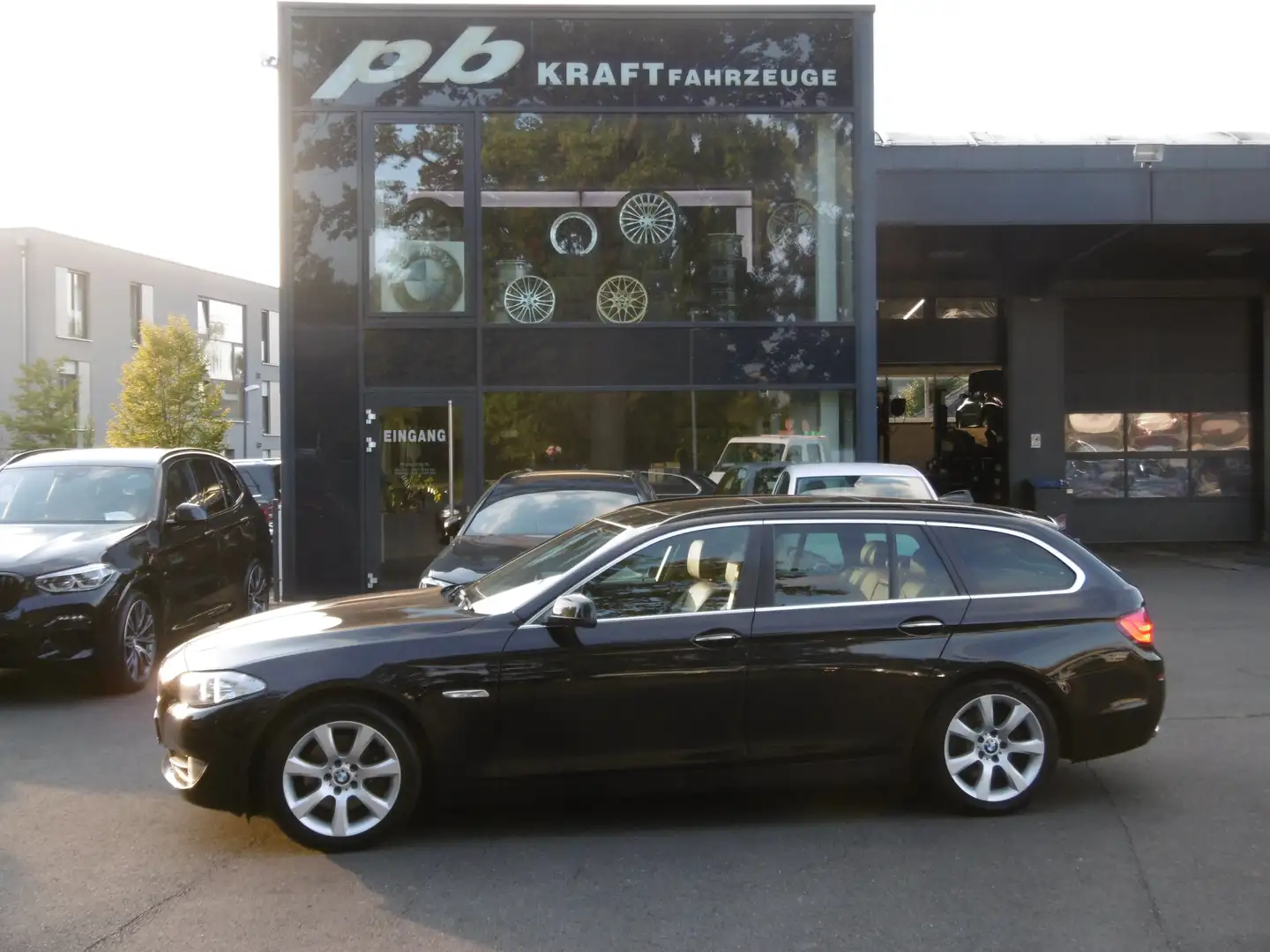 BMW 520 d Touring AHK Pano Leder ACC HUD Navi Prof. Nero - 1