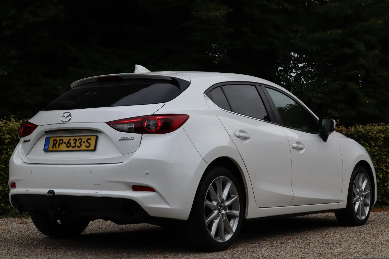Mazda 3 2.0 SkyActiv-G 120 GT-M | Head-up | BOSE | Trekhaa Wit - 2