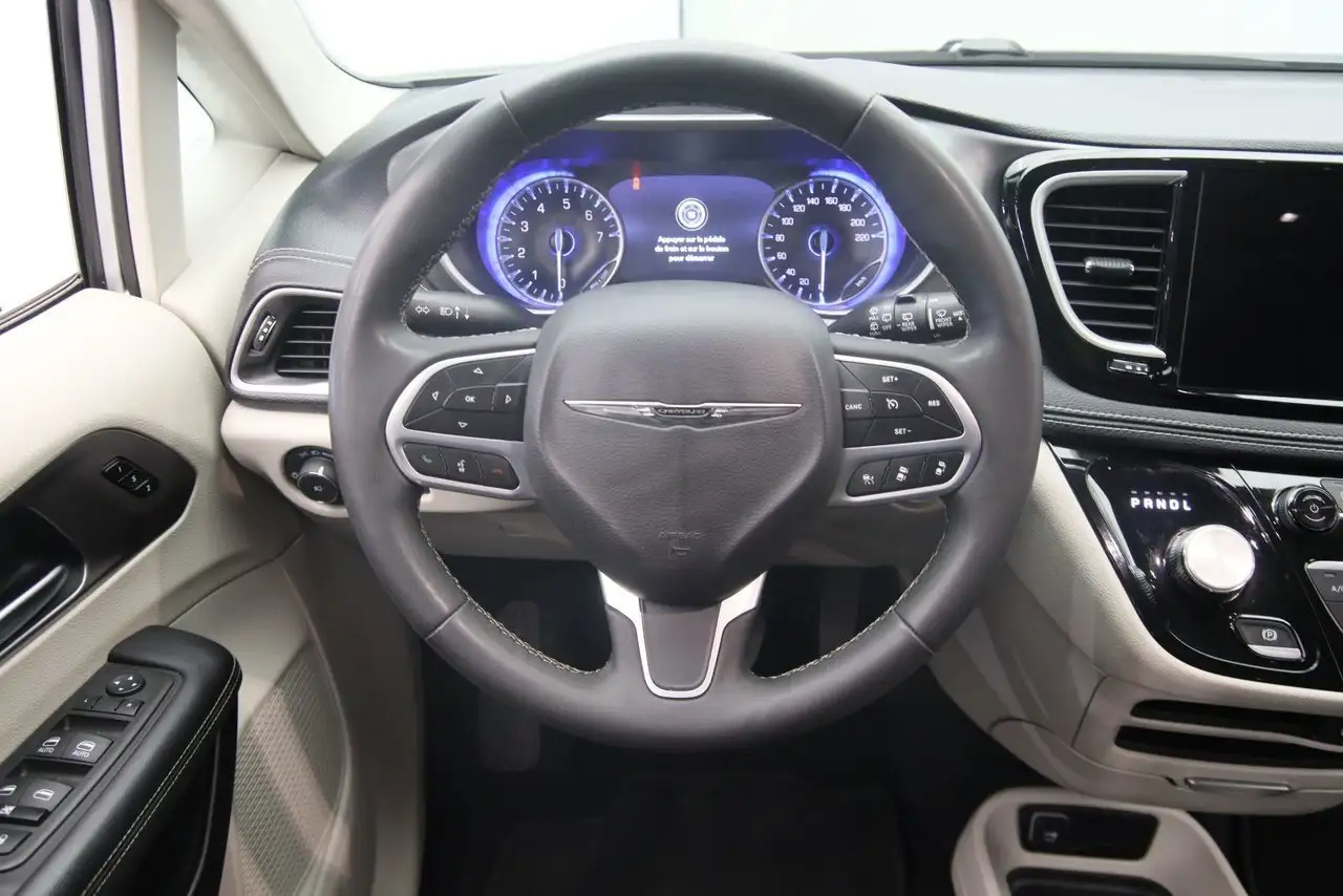 Chrysler Pacifica снимка Chrysler Pacifica