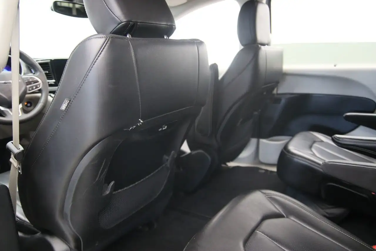 Chrysler Pacifica снимка Chrysler Pacifica