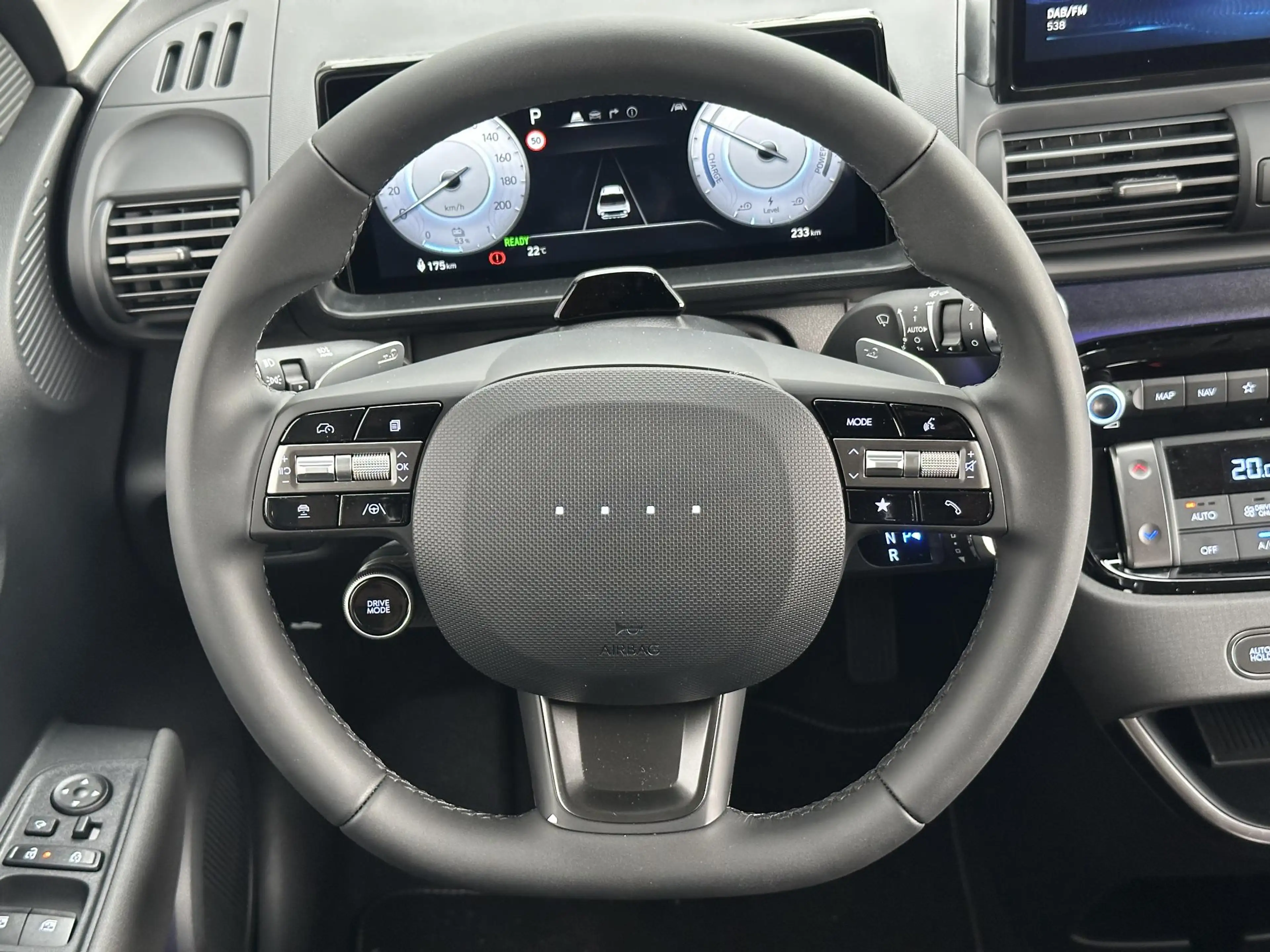 Hyundai Inster Evolve 49 kWh / Cruise control Adaptief / Apple C — photo 24