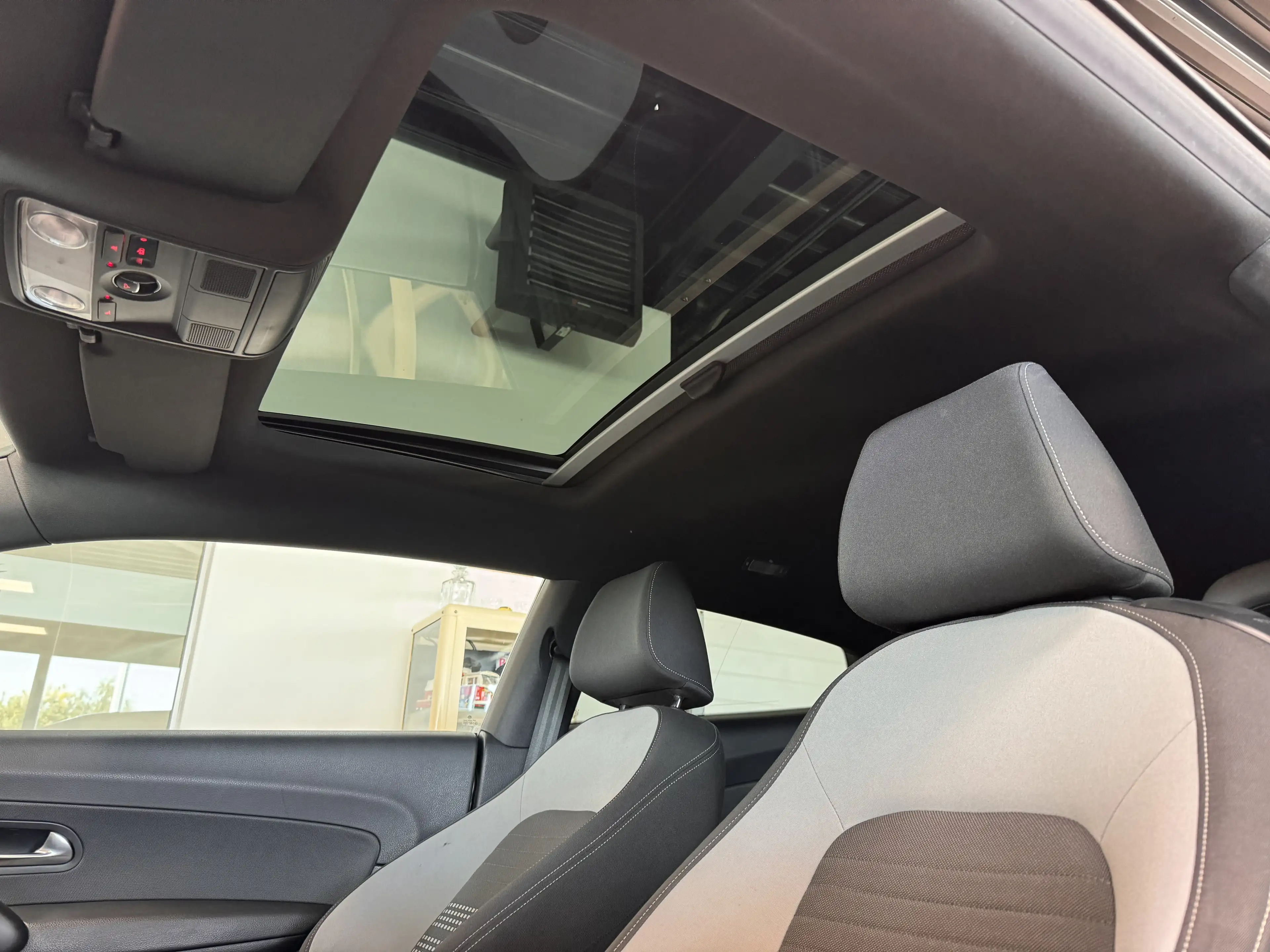 Volkswagen Scirocco Scirocco 1.4 TSI Life — photo 6