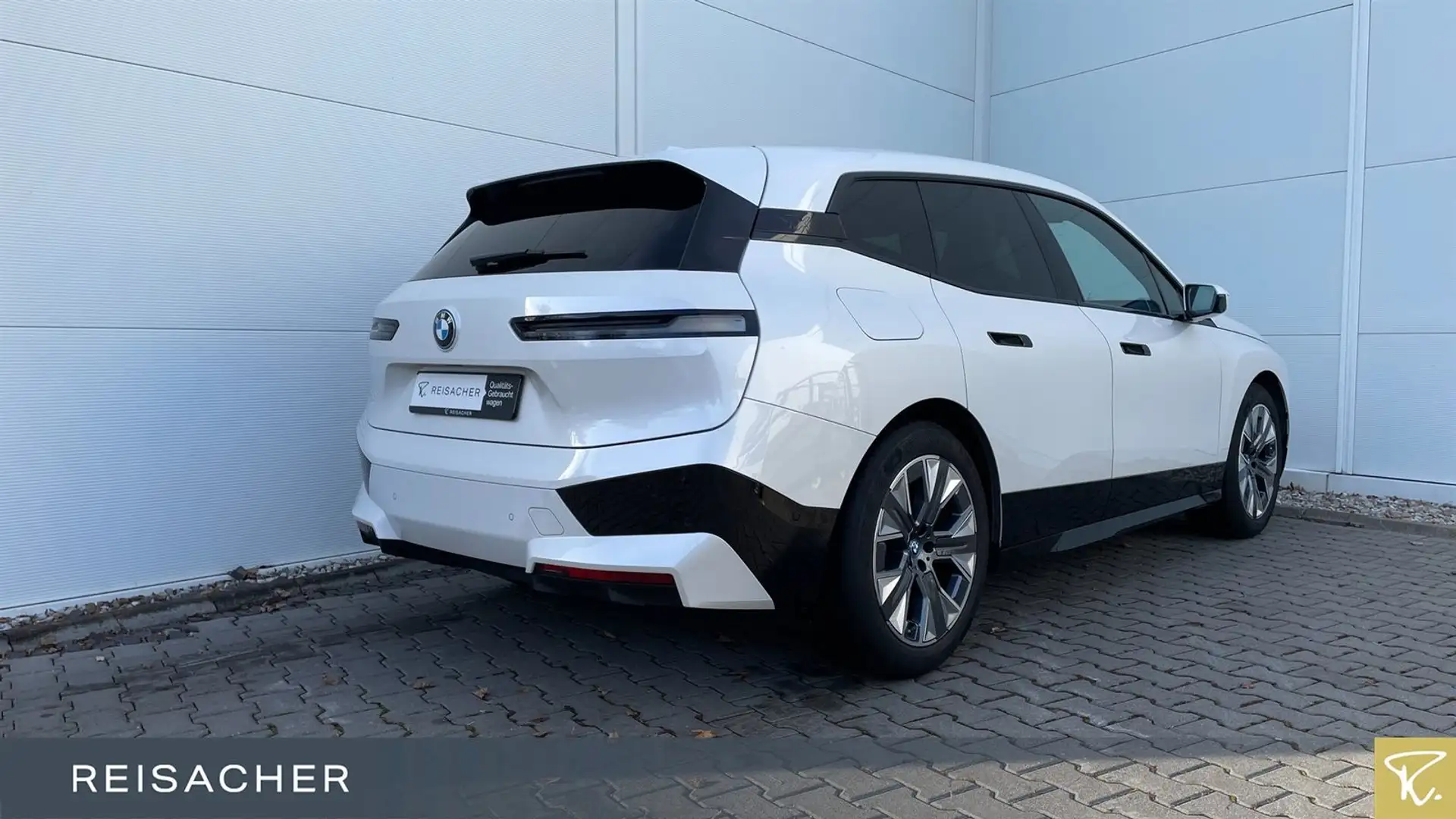 BMW iX xDrive40 Sportpaket,AHK,DAPro.Laser,Autobahna Weiß - 2