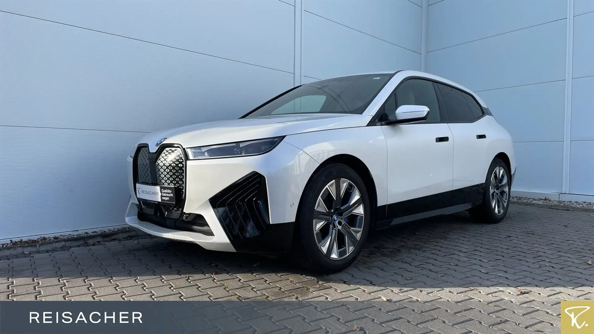 BMW iX xDrive40 Sportpaket,AHK,DAPro.Laser,Autobahna Weiß - 1