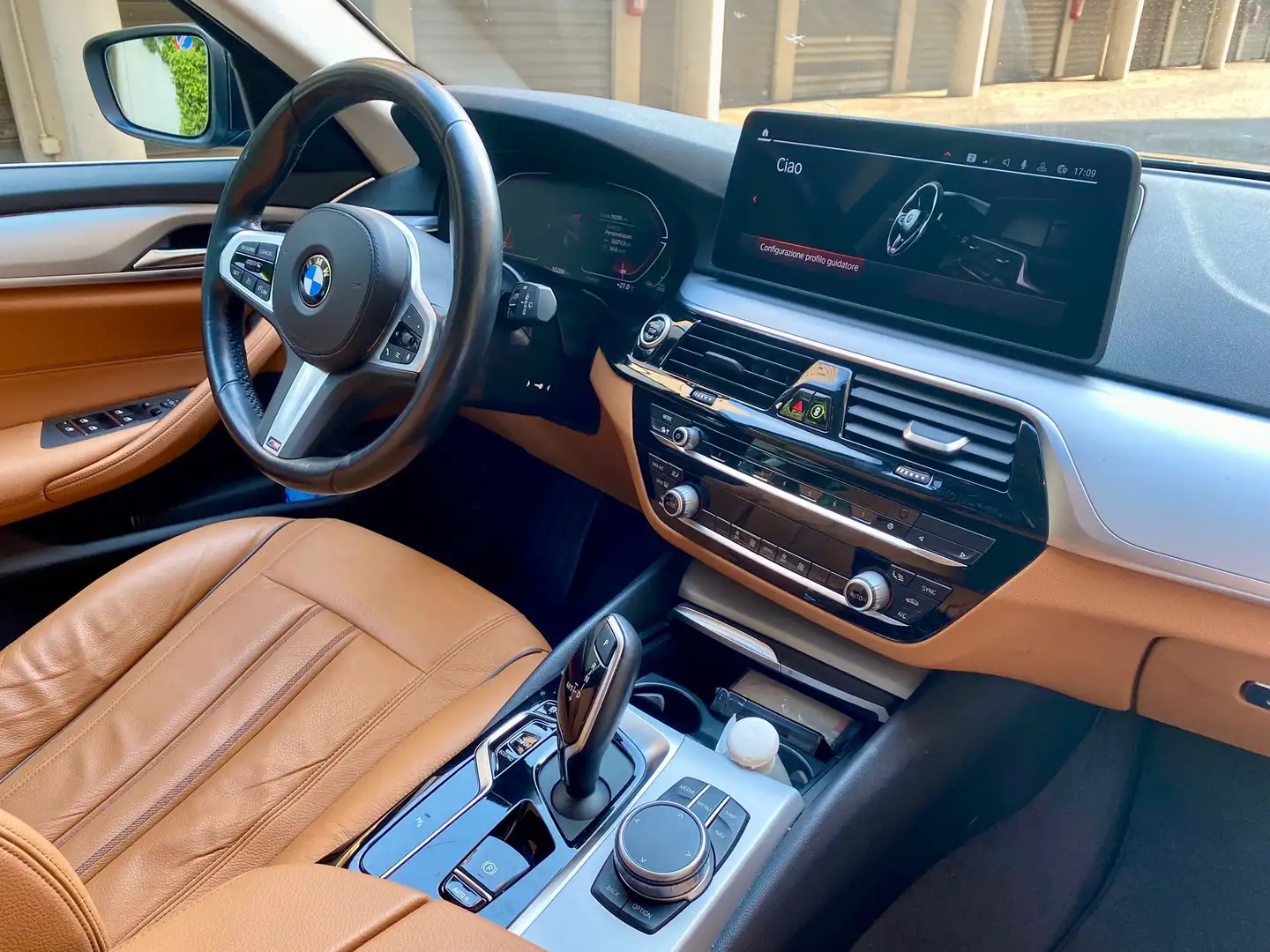 BMW 520 Serie 5 G31 LCI520d Touring mhev 48V Business auto Czarny - 1